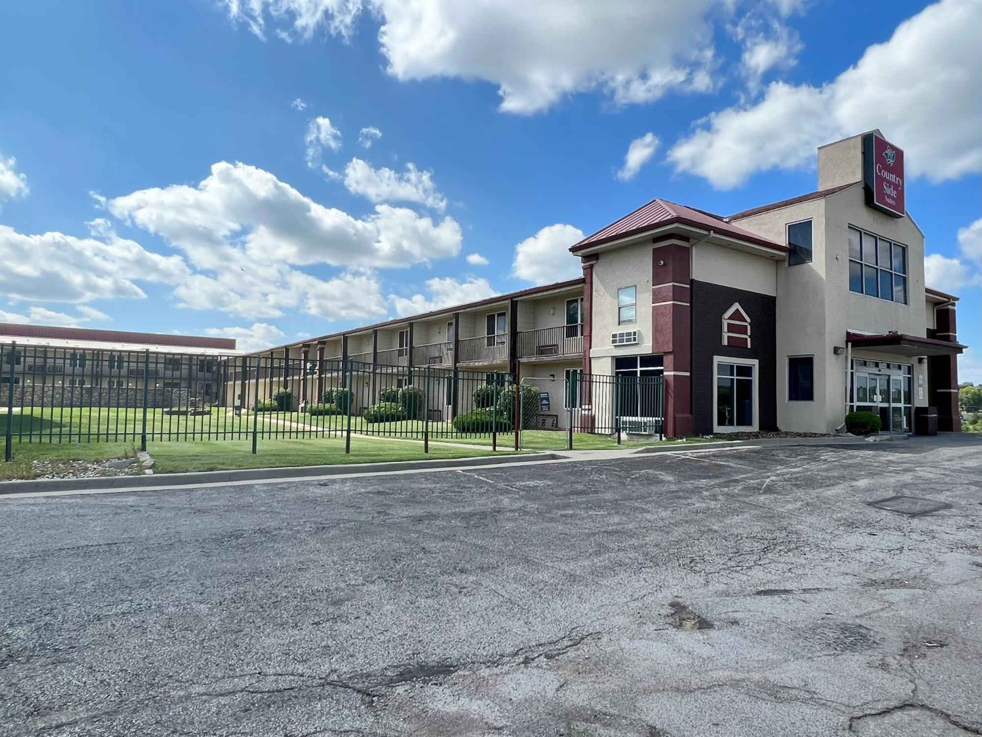 Countryside Suites Kansas City Independence I-70 East Sports Complex Hotel المظهر الخارجي الصورة