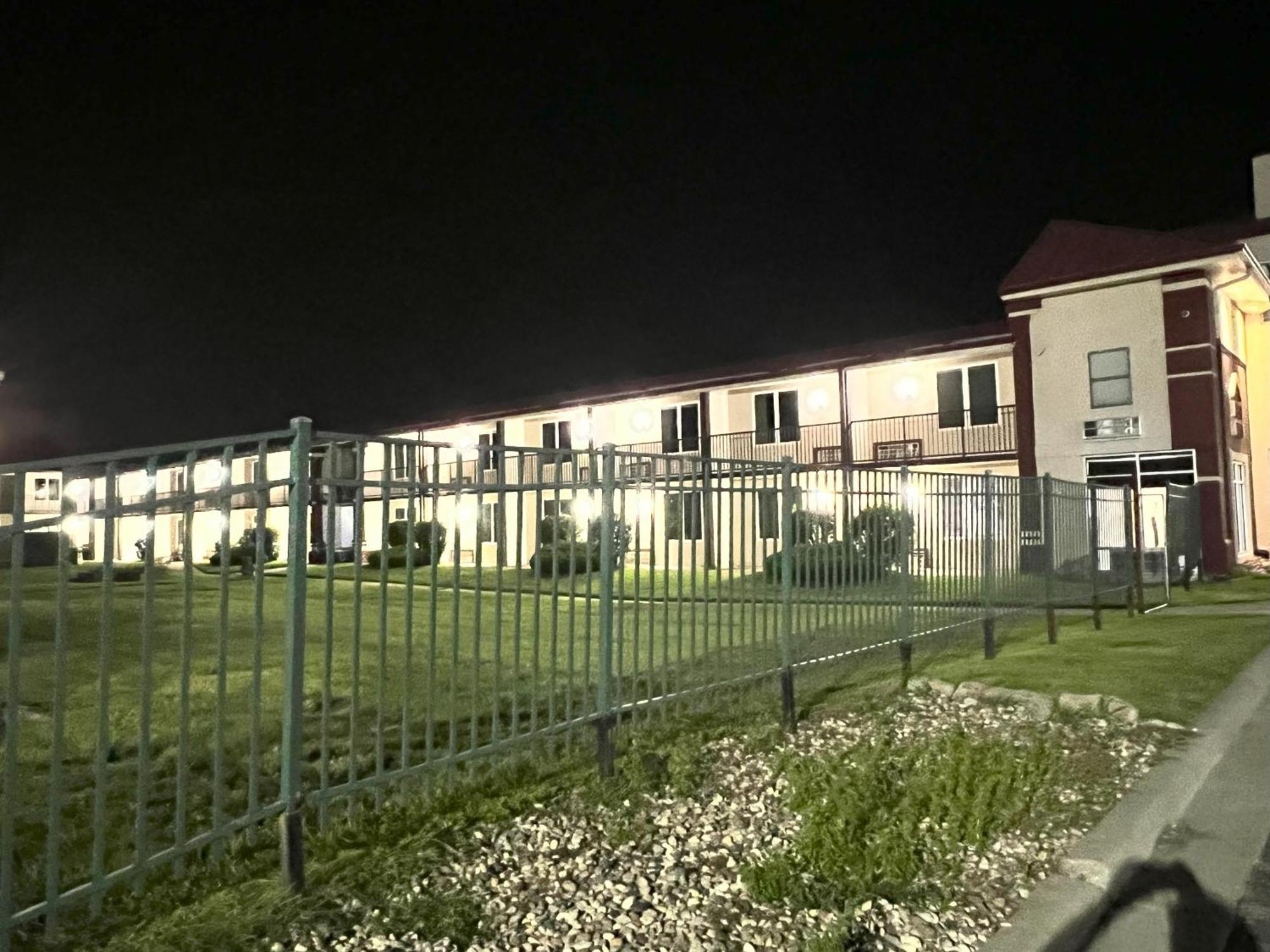 Countryside Suites Kansas City Independence I-70 East Sports Complex Hotel المظهر الخارجي الصورة