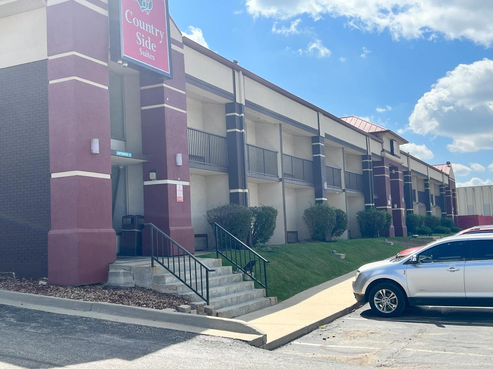 Countryside Suites Kansas City Independence I-70 East Sports Complex Hotel المظهر الخارجي الصورة