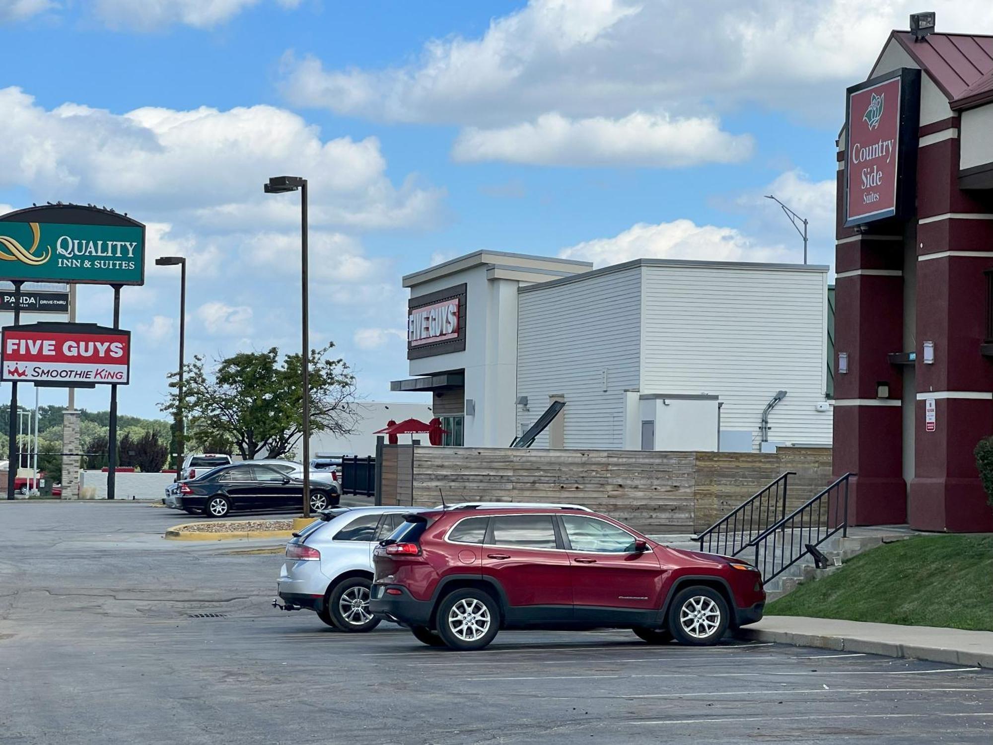 Countryside Suites Kansas City Independence I-70 East Sports Complex Hotel المظهر الخارجي الصورة